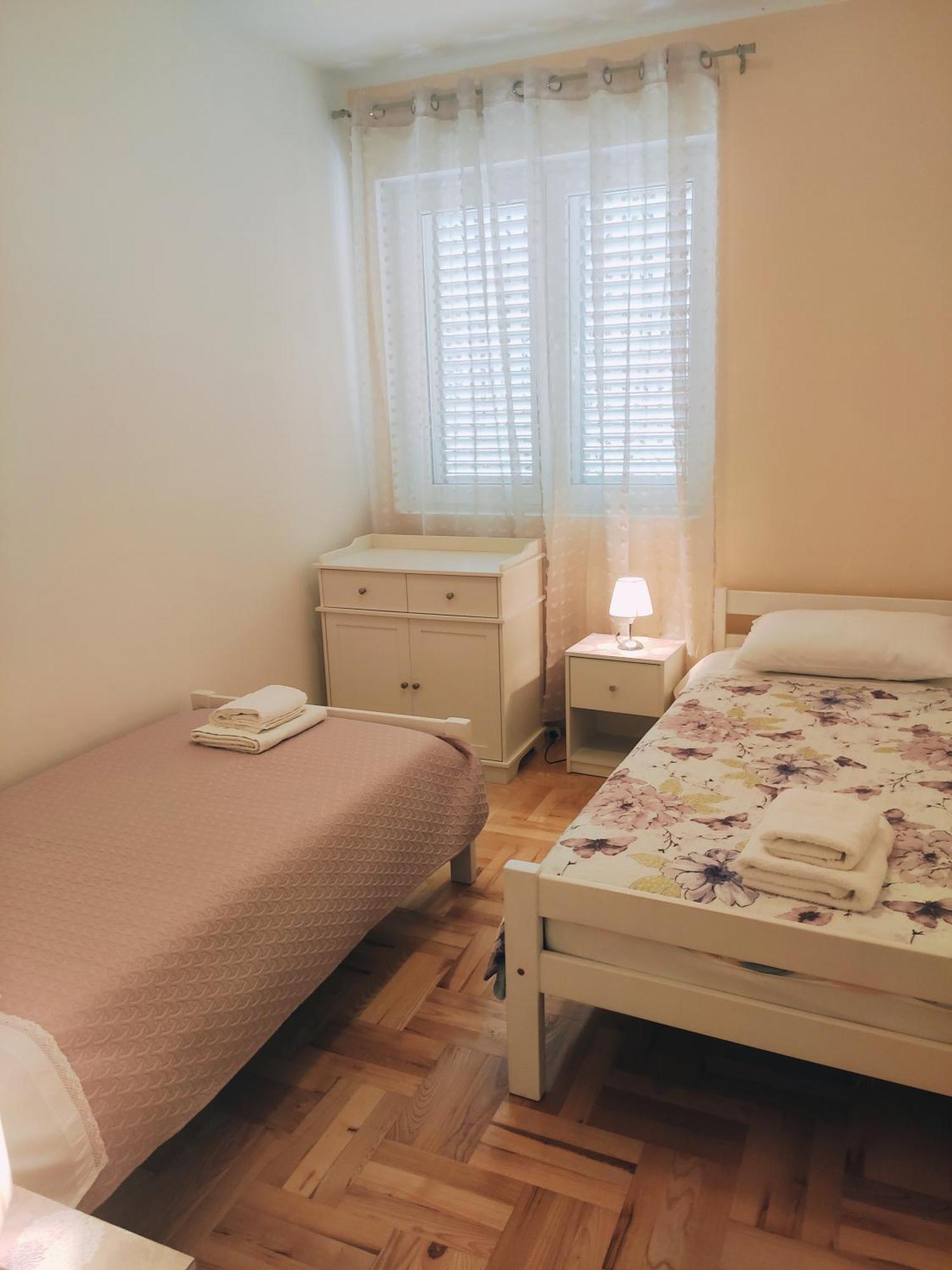 Siesta Apartments ชิเบนิก ภายนอก รูปภาพ
