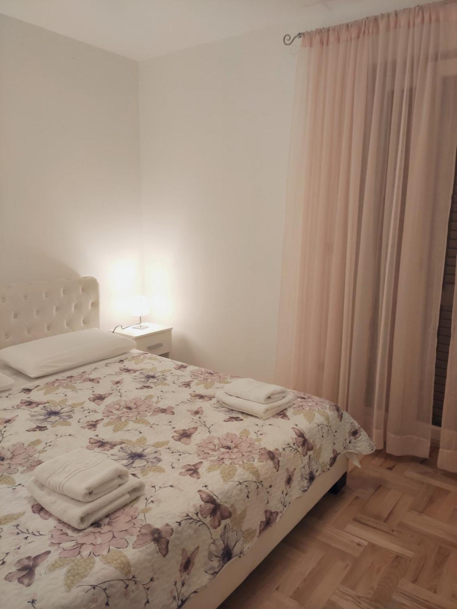 Siesta Apartments ชิเบนิก ภายนอก รูปภาพ